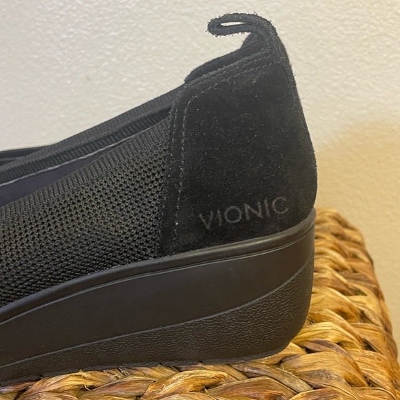 Vionic Jacey Women's Slip-on Wedge Shoe. EUC Black. Women’s US size 10 - Picture 5 of 10
